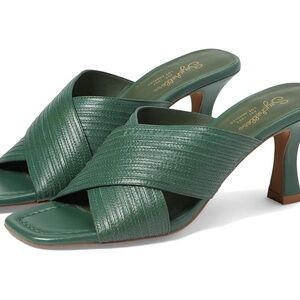 Seychelles Fleet Green Leather Heels Size 10 Trendy ~ Vacation ~ Holiday!